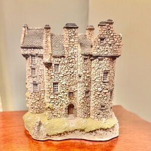 Lilliput Lane Claypotts Castle